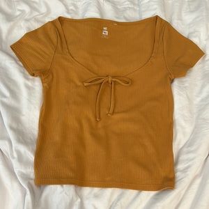 PacSun short sleeve blouse, tie in front, size XS, color dark yellow